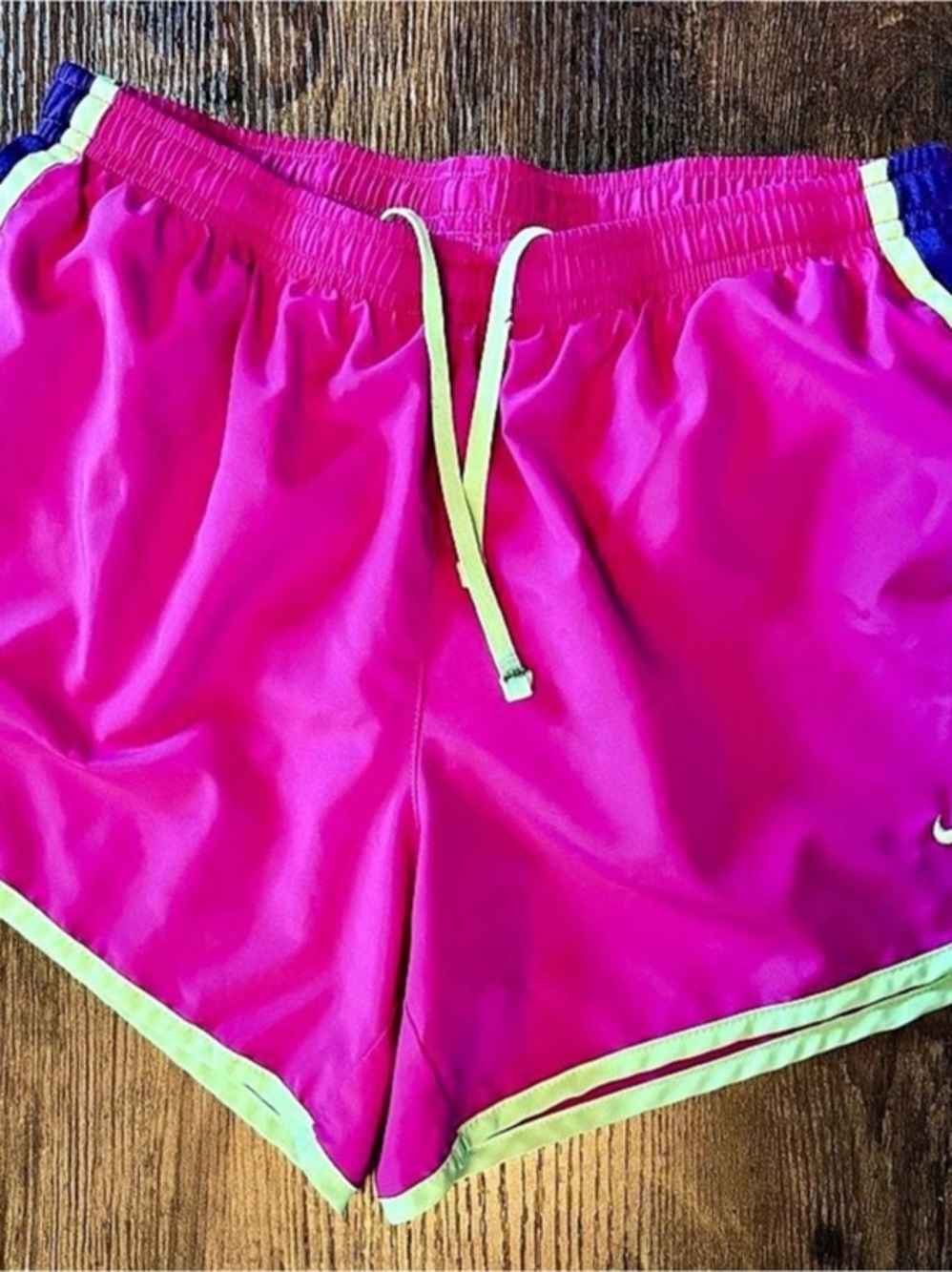 Girl’s Nike Dri-FIT Tempo Running Shorts in Pink & Purple size L